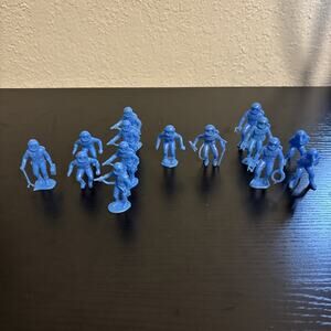 Lot Of 14 Vintage 1960's MARX MPC Plastic Space Man Astronaut Toy Figure Blue